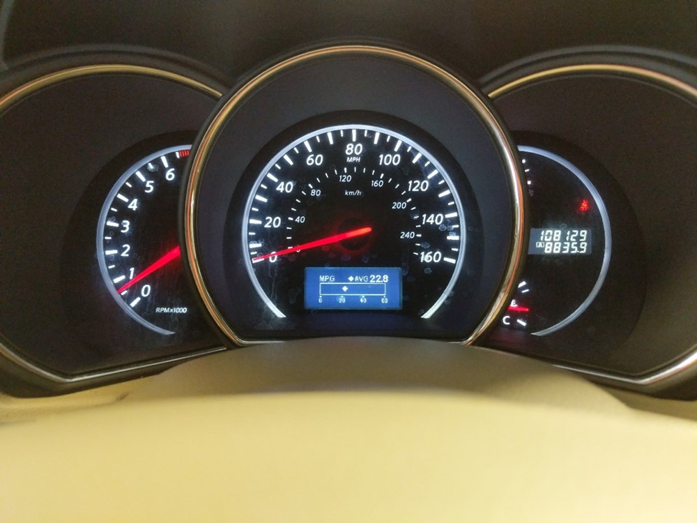 2013 Nissan Murano - Odometer Close Up