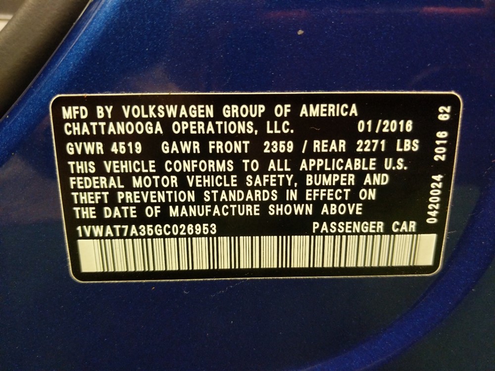2016 Volkswagen Passat - VIN Plate