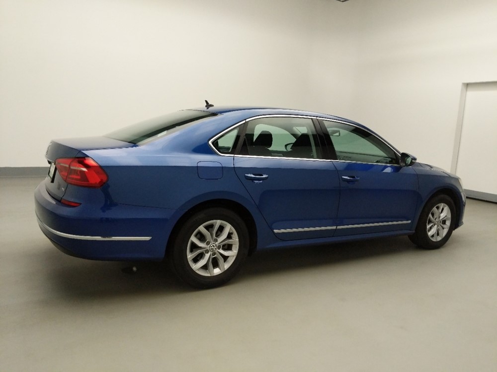 2016 Volkswagen Passat - Passenger Rear Side