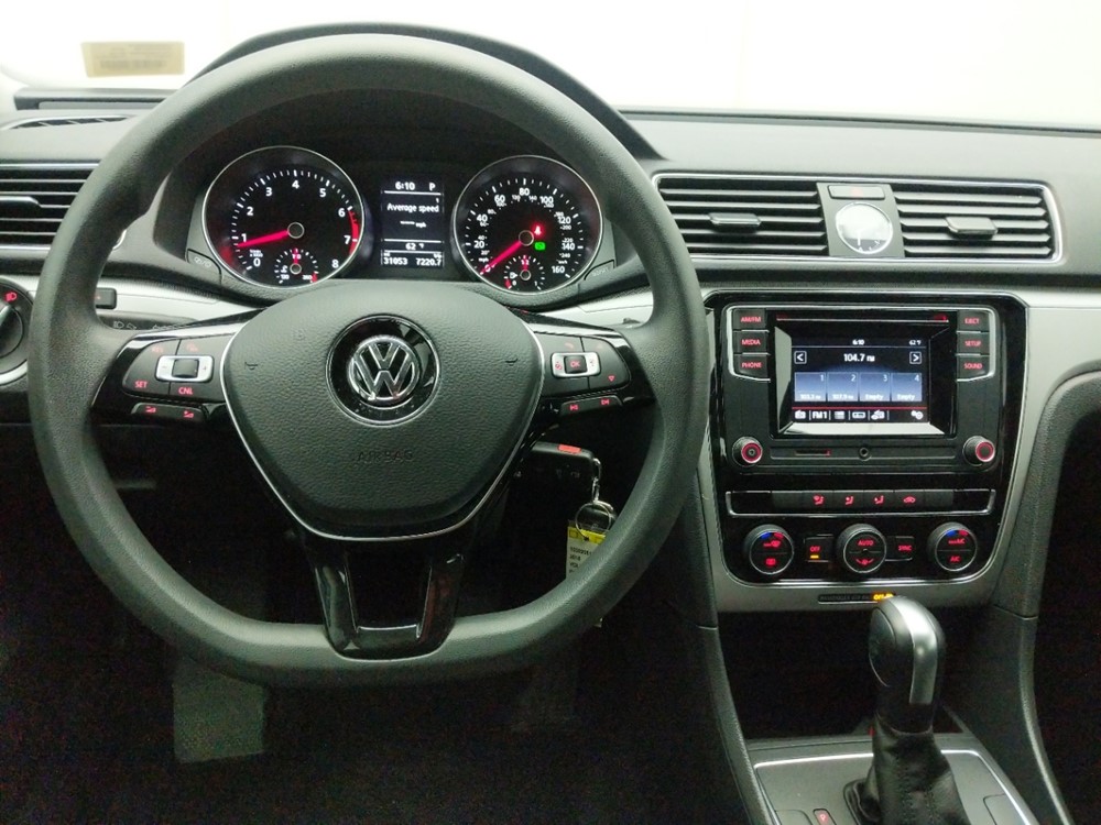 2016 Volkswagen Passat - Driver Dash