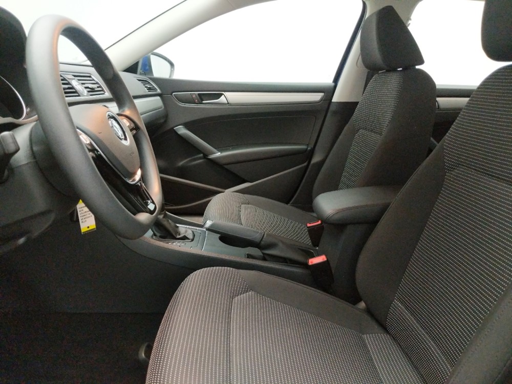 2016 Volkswagen Passat - Driver Front Seat