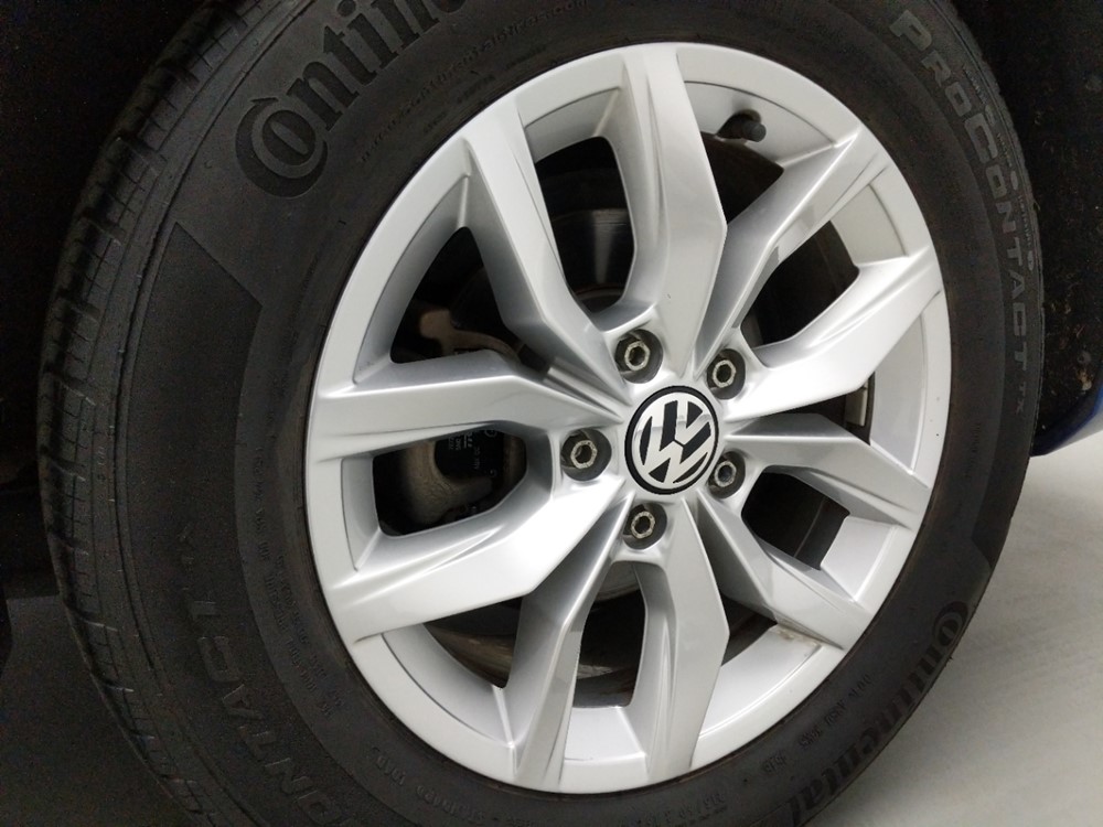 2016 Volkswagen Passat - Wheel