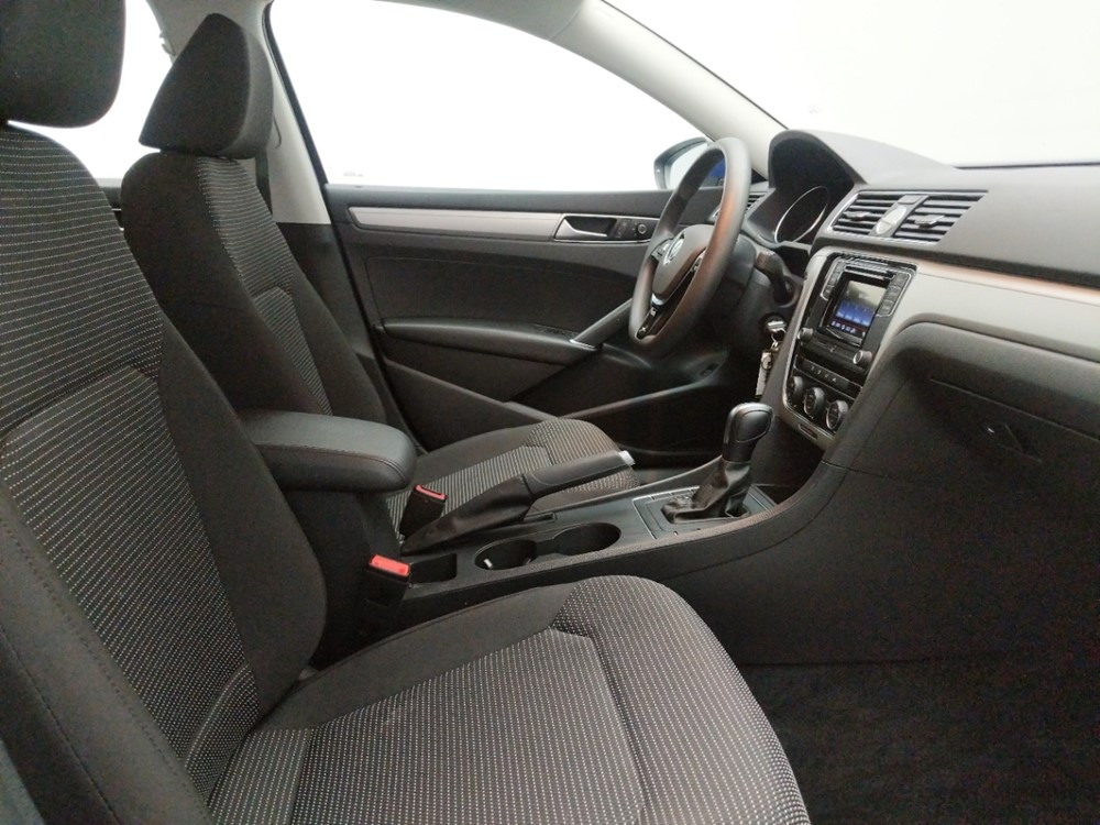 2016 Volkswagen Passat - Passenger Front Seat