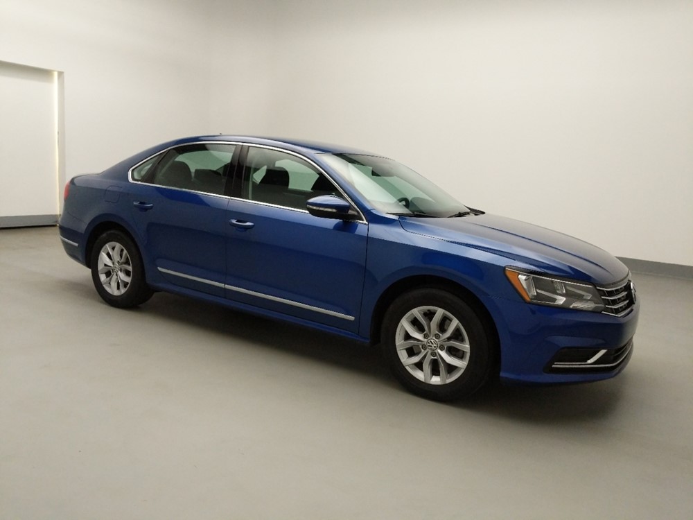 2016 Volkswagen Passat - Passenger Front Side