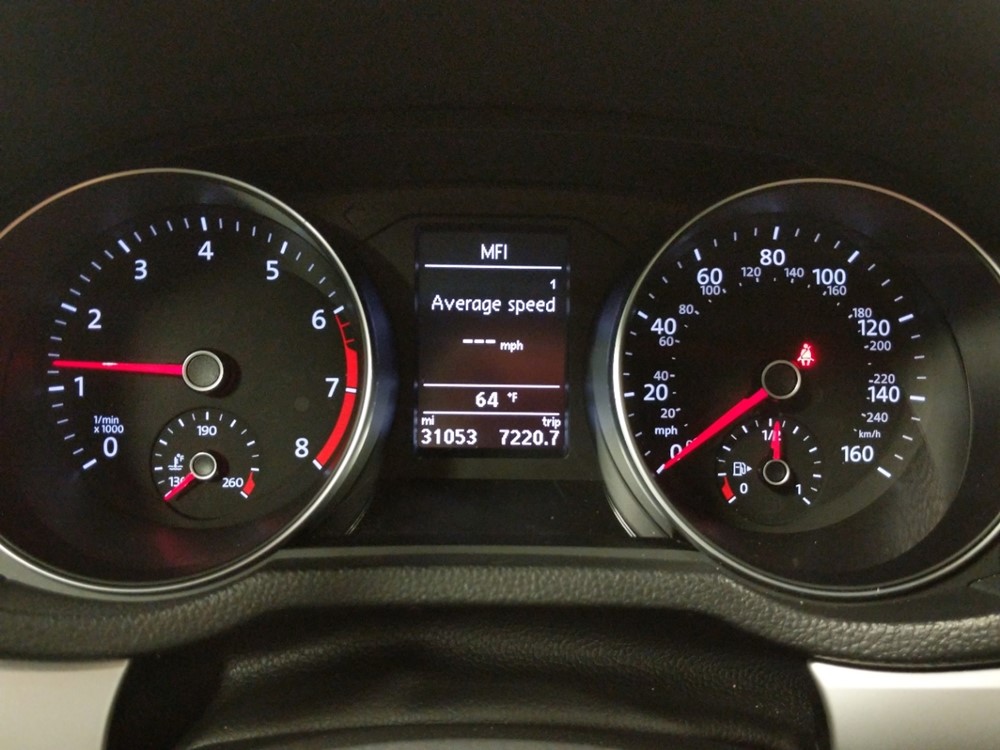 2016 Volkswagen Passat - Odometer Close Up