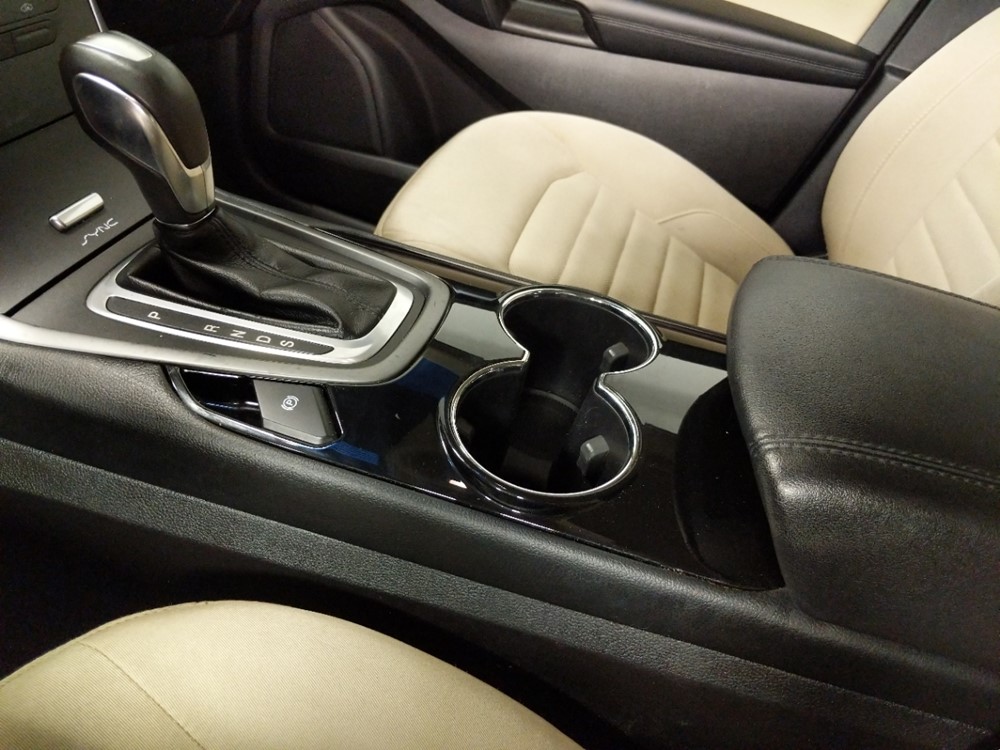 2015 Ford Edge - Center Console/Cup Holders