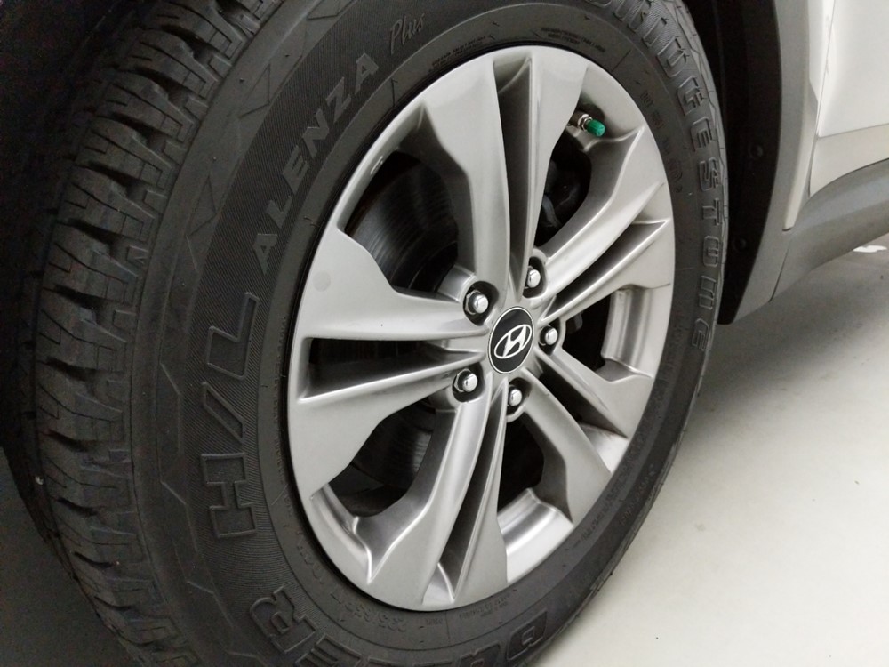 2014 Hyundai Santa Fe - Wheel