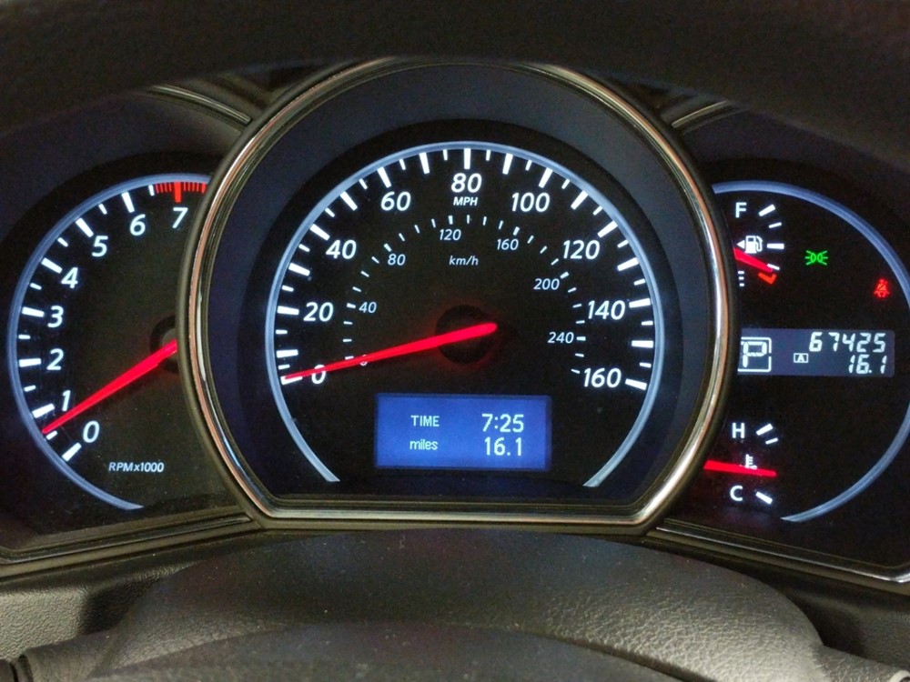 2013 Nissan Murano - Odometer Close Up