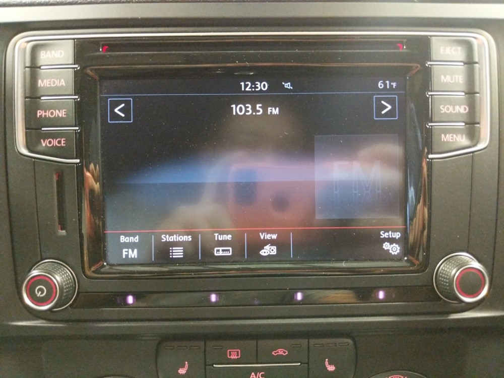 2016 Volkswagen Jetta - Stereo Package