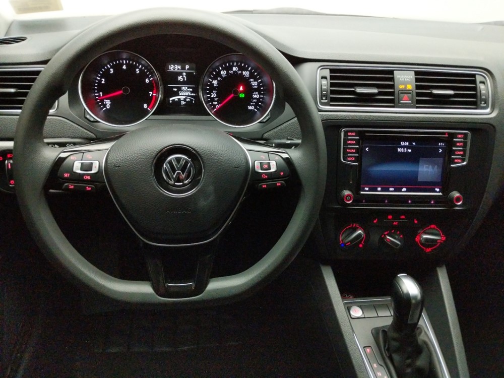 2016 Volkswagen Jetta - Driver Dash