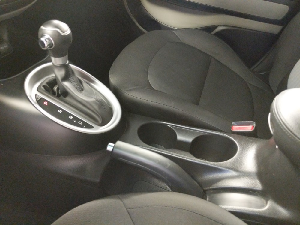 2016 Kia Soul - Center Console/Cup Holders