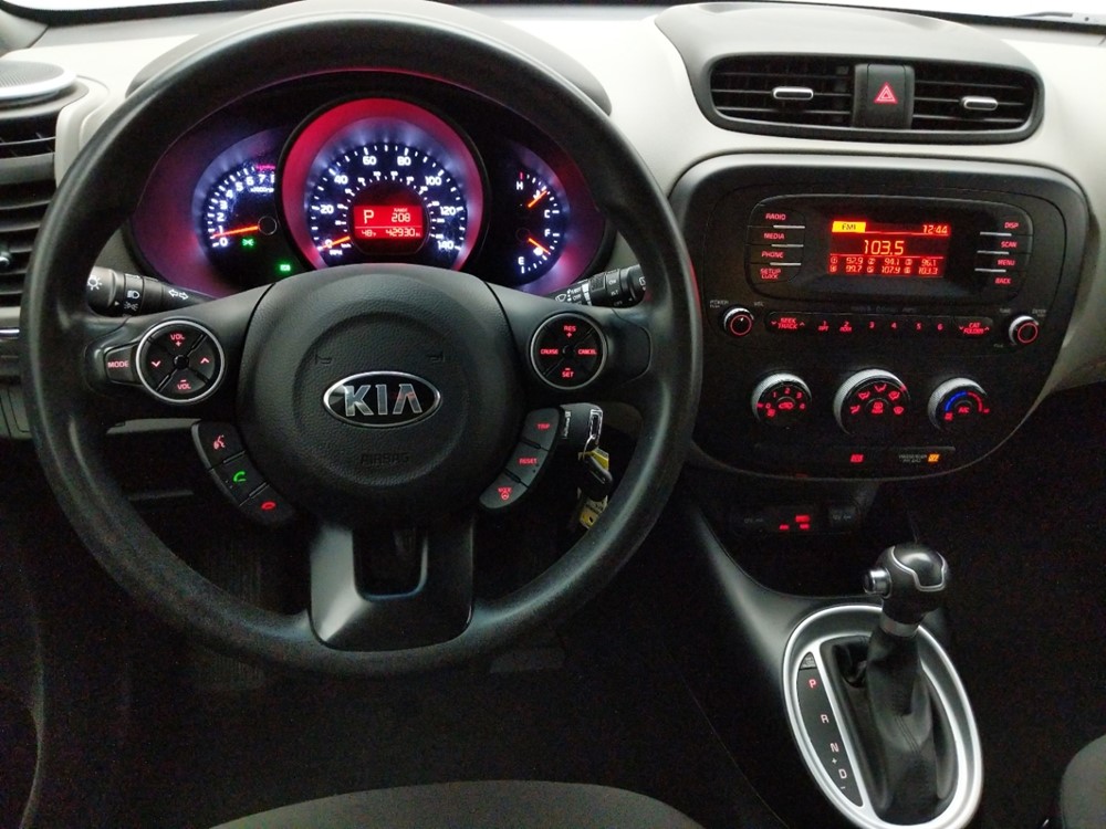 2016 Kia Soul - Driver Dash
