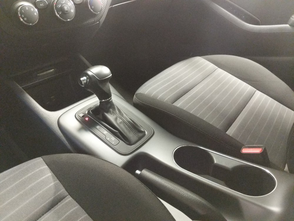 2016 Kia Forte - Center Console/Cup Holders