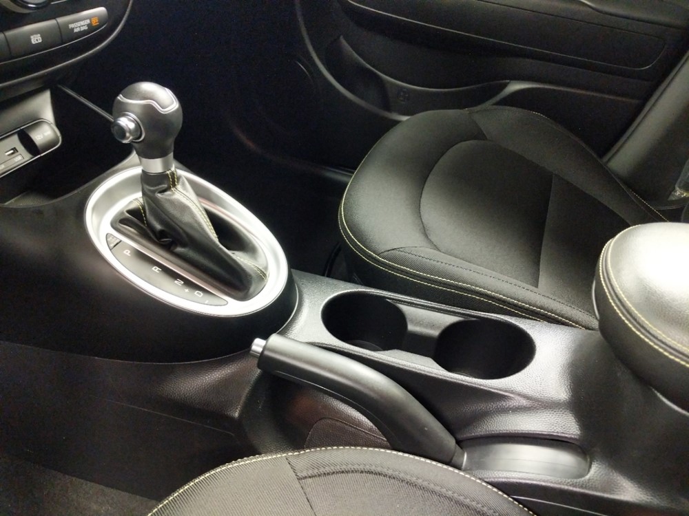 2015 Kia Soul - Center Console/Cup Holders