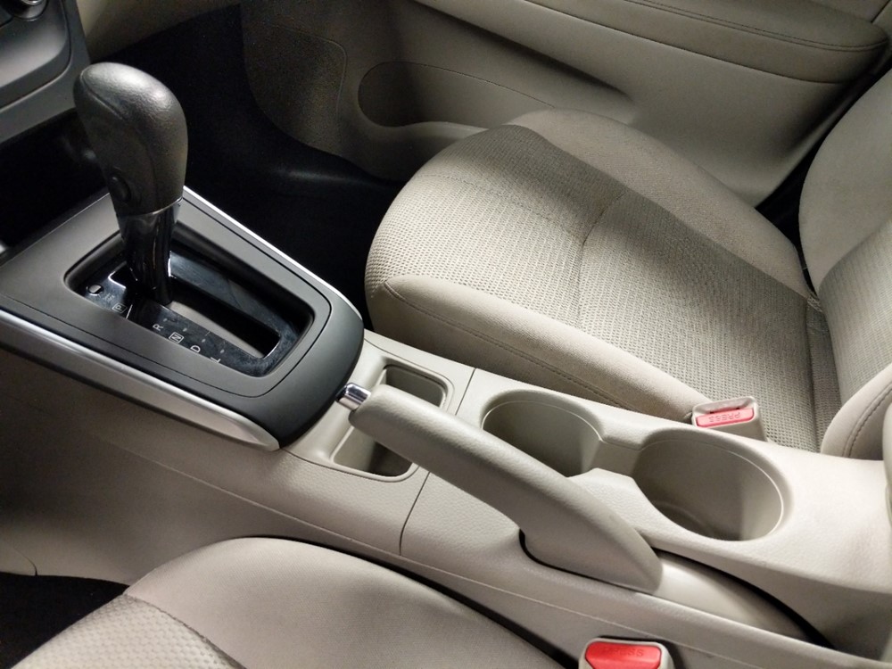 2016 Nissan Sentra - Center Console/Cup Holders