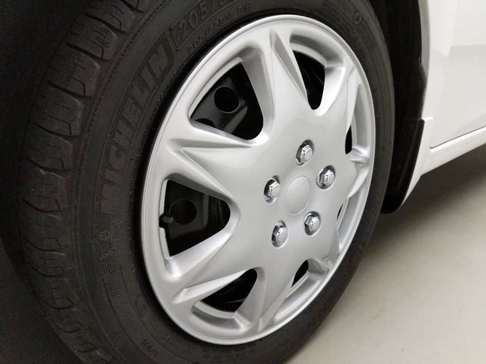 2016 Nissan Sentra - Wheel