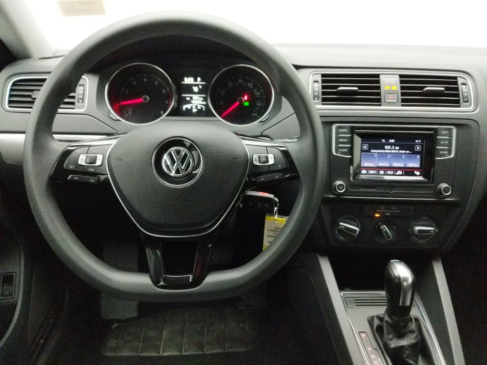 2017 Volkswagen Jetta - Driver Dash