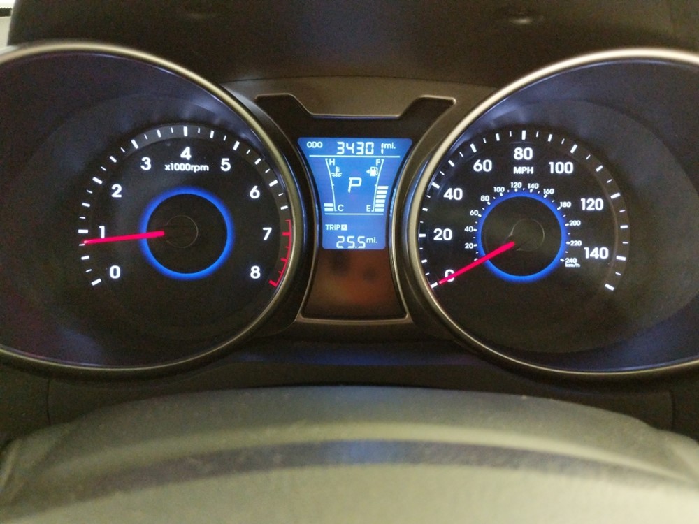 2016 Hyundai Veloster - Odometer Close Up