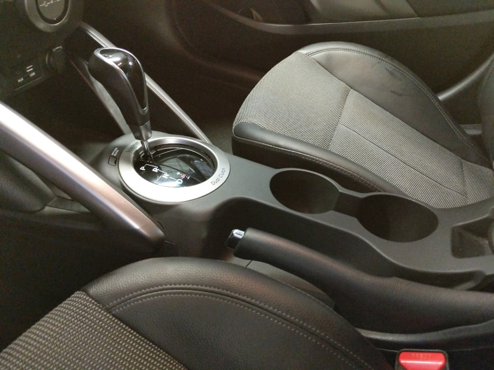 2016 Hyundai Veloster - Center Console/Cup Holders