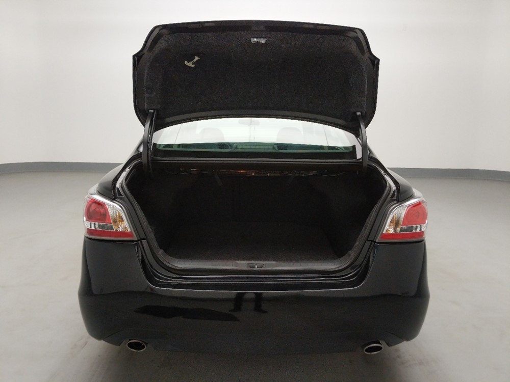 2015 Nissan Altima - Trunk
