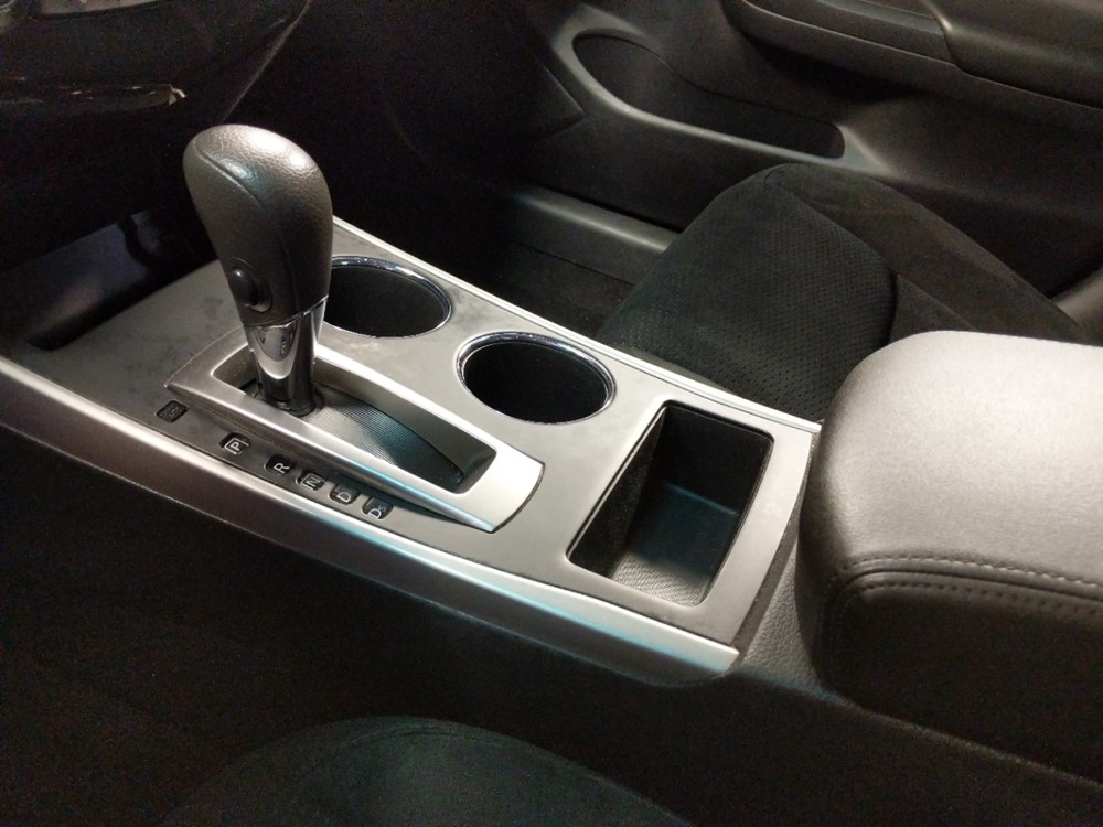 2015 Nissan Altima - Center Console/Cup Holders