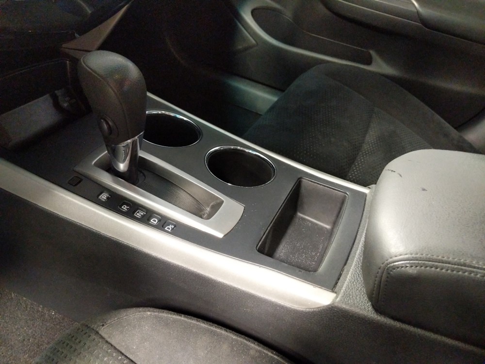 2015 Nissan Altima - Center Console/Cup Holders
