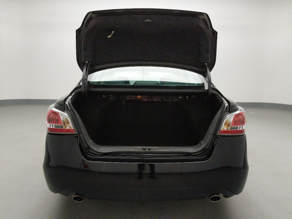 2015 Nissan Altima - Trunk