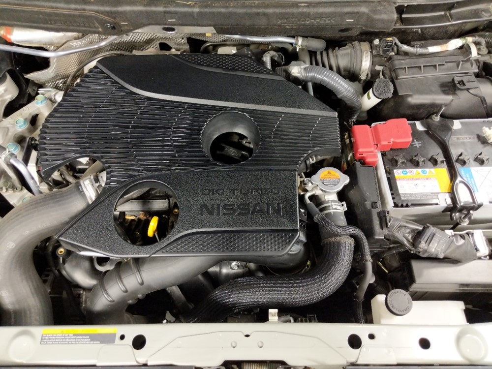 2015 Nissan JUKE - Engine