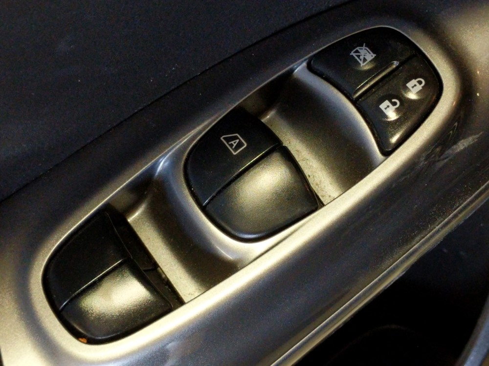 2015 Nissan JUKE - Driver Power Windows/Lock Control