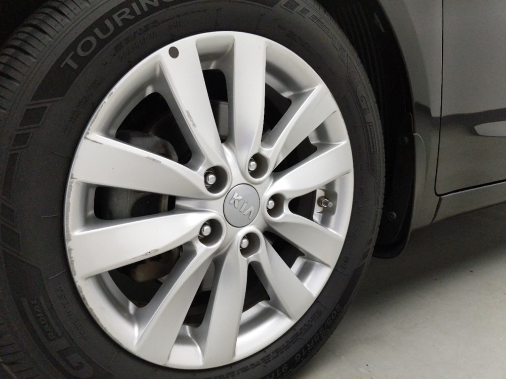 2016 Kia Forte - Wheel