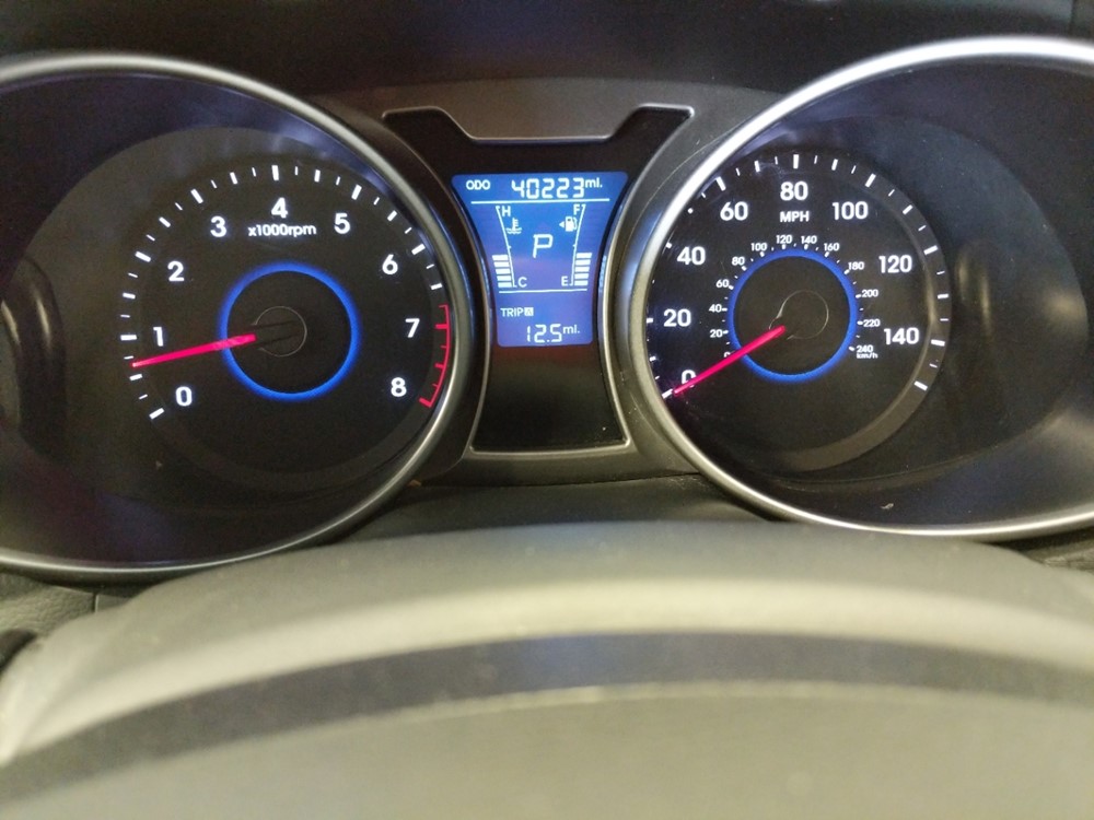 2016 Hyundai Veloster - Odometer Close Up