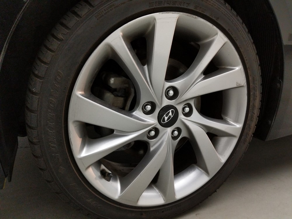 2016 Hyundai Veloster - Wheel