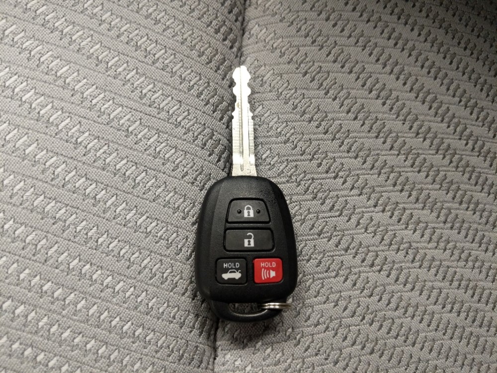 2016 Toyota Camry - Keys