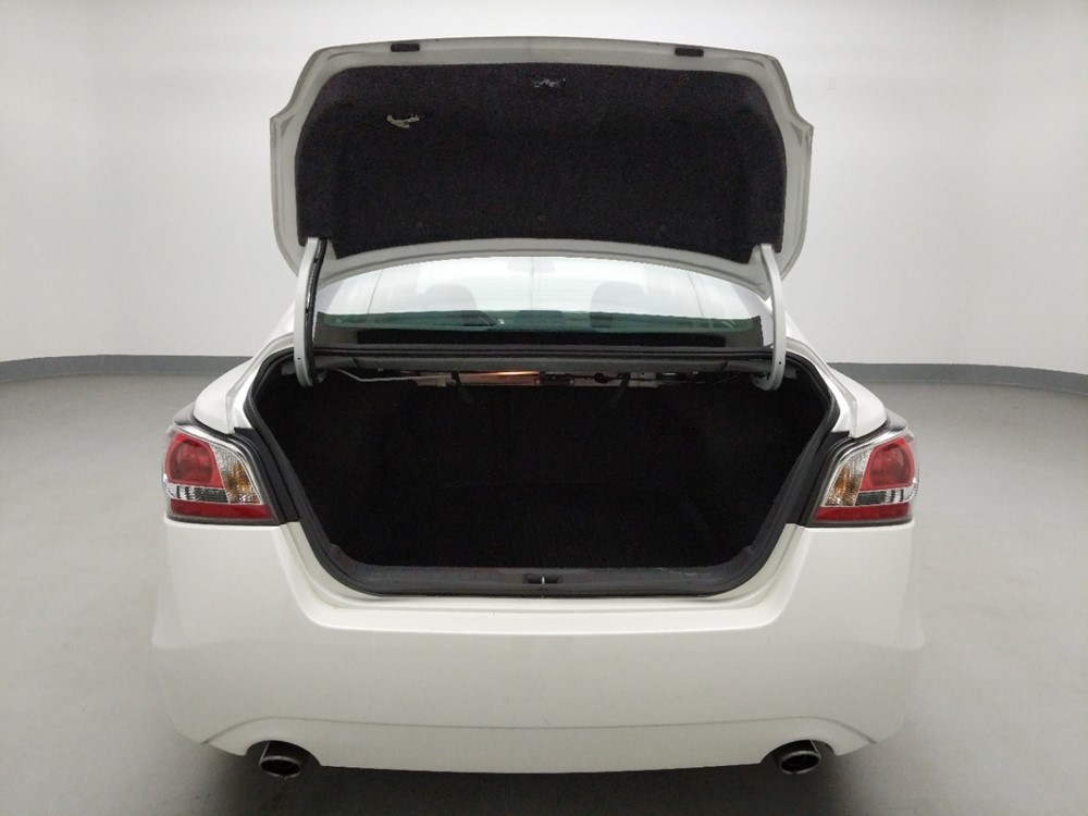 2015 Nissan Altima - Trunk
