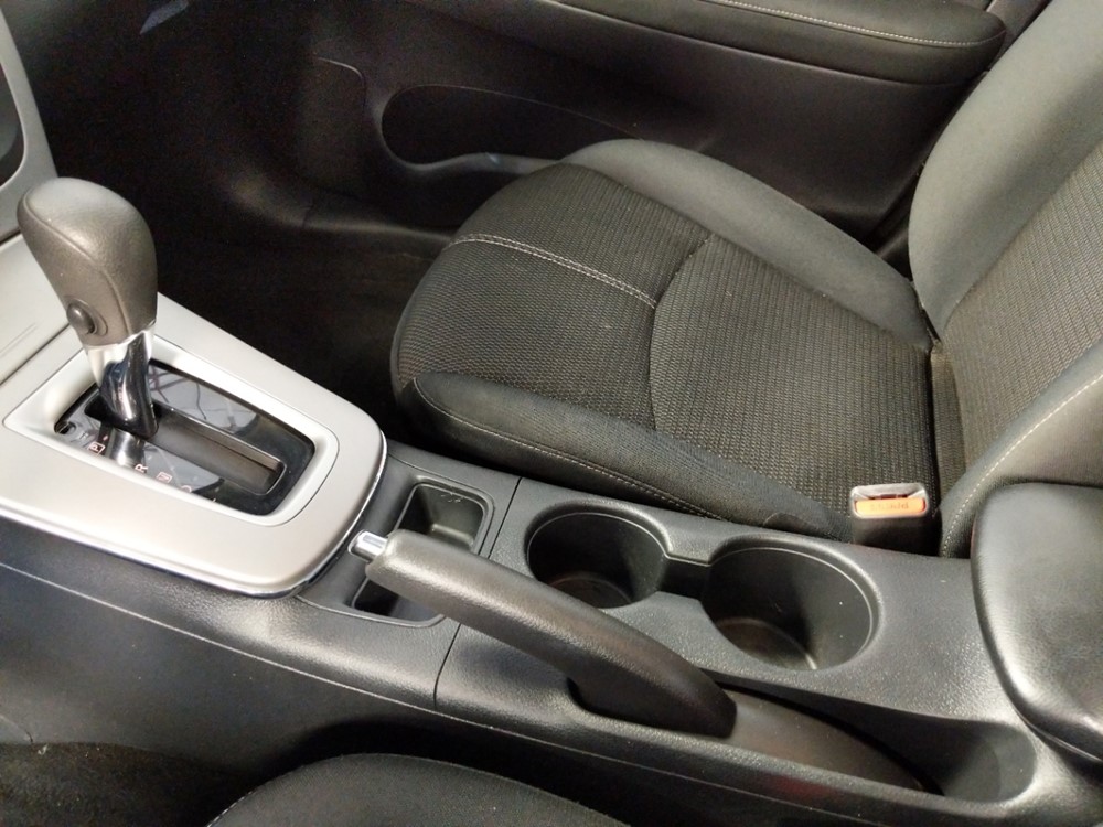 2015 Nissan Sentra - Center Console/Cup Holders