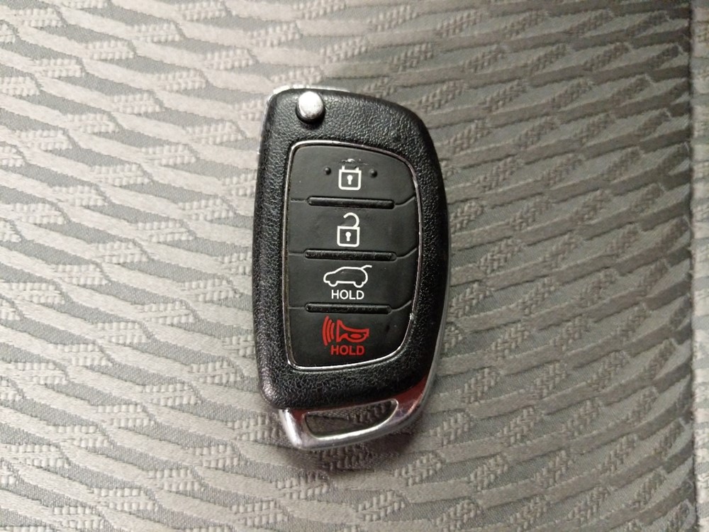 2013 Hyundai Santa Fe - Keys