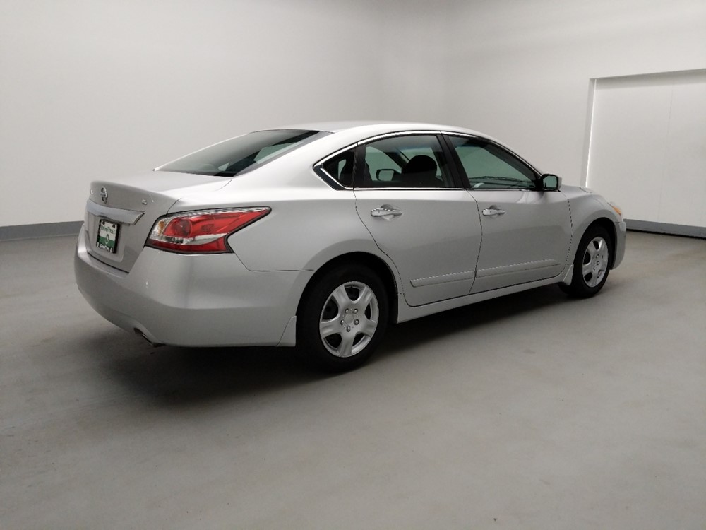 2015 Nissan Altima - Passenger Rear Bumper