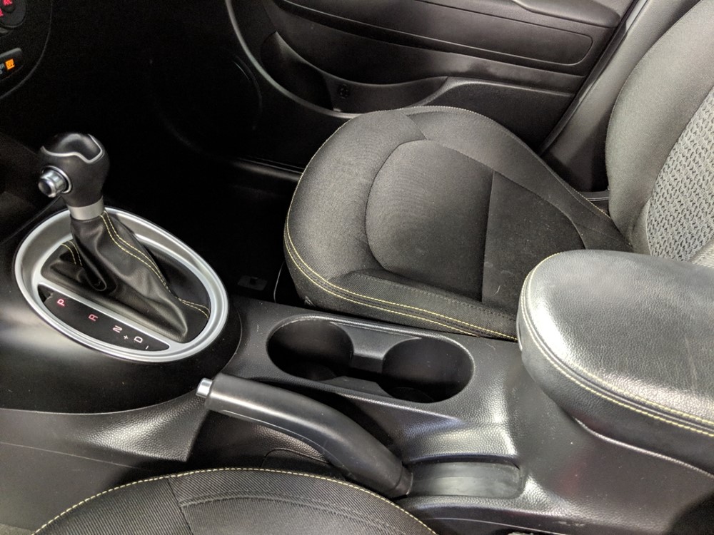 2016 Kia Soul - Center Console/Cup Holders