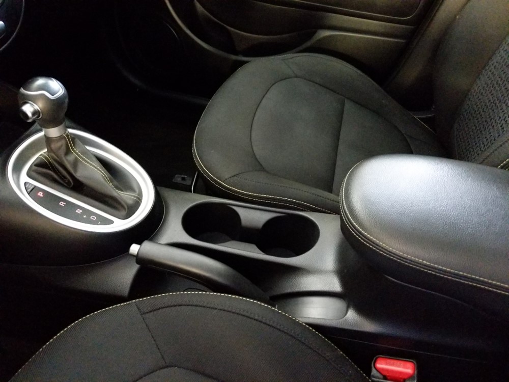2014 Kia Soul - Center Console/Cup Holders