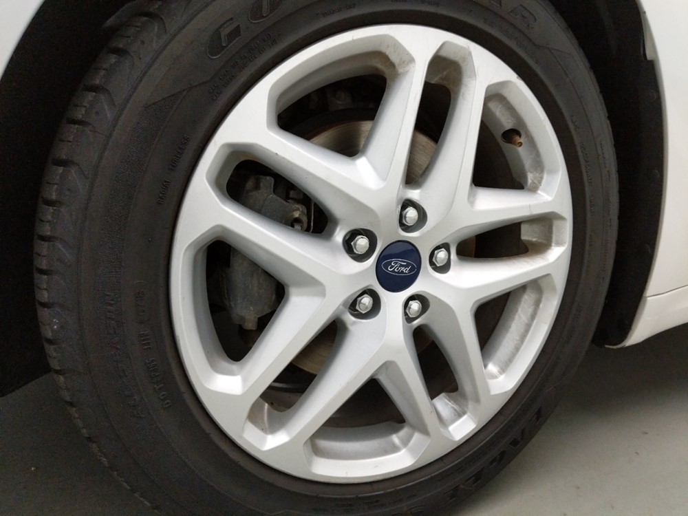 2016 Ford Fusion - Wheel