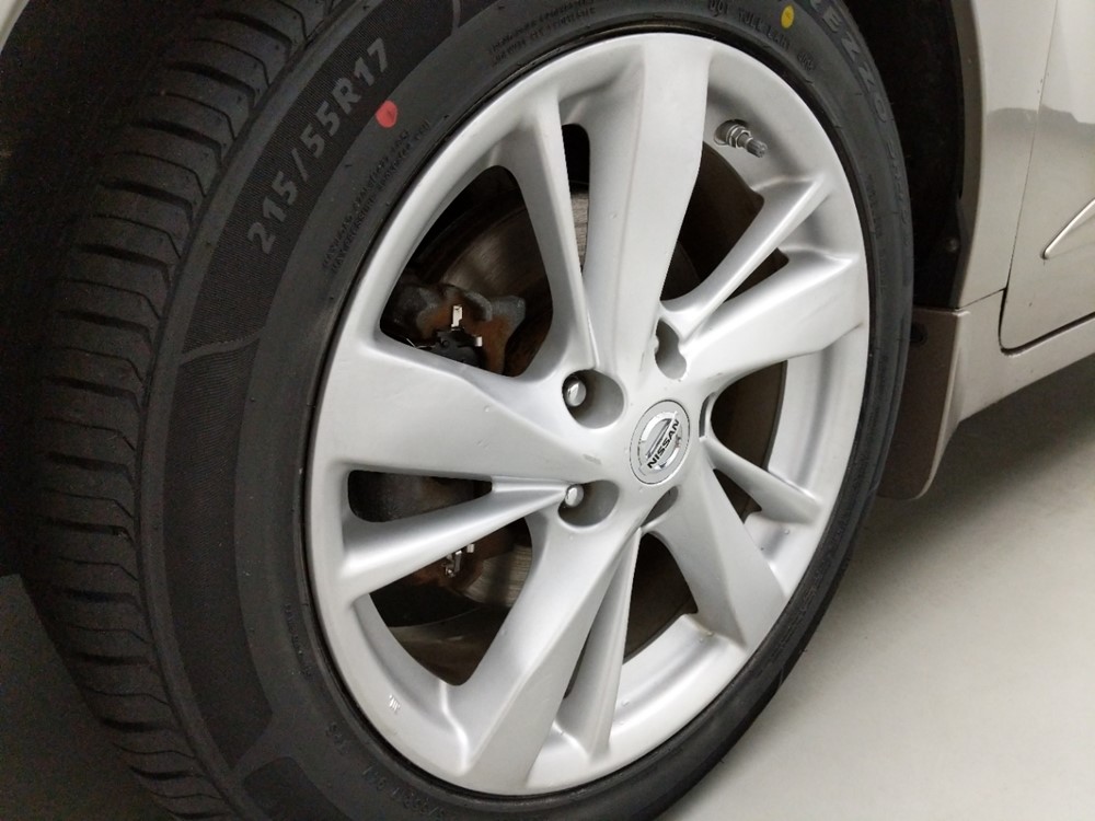 2015 Nissan Altima - Wheel
