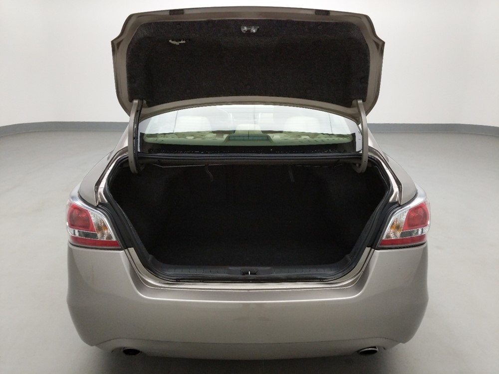 2015 Nissan Altima - Trunk