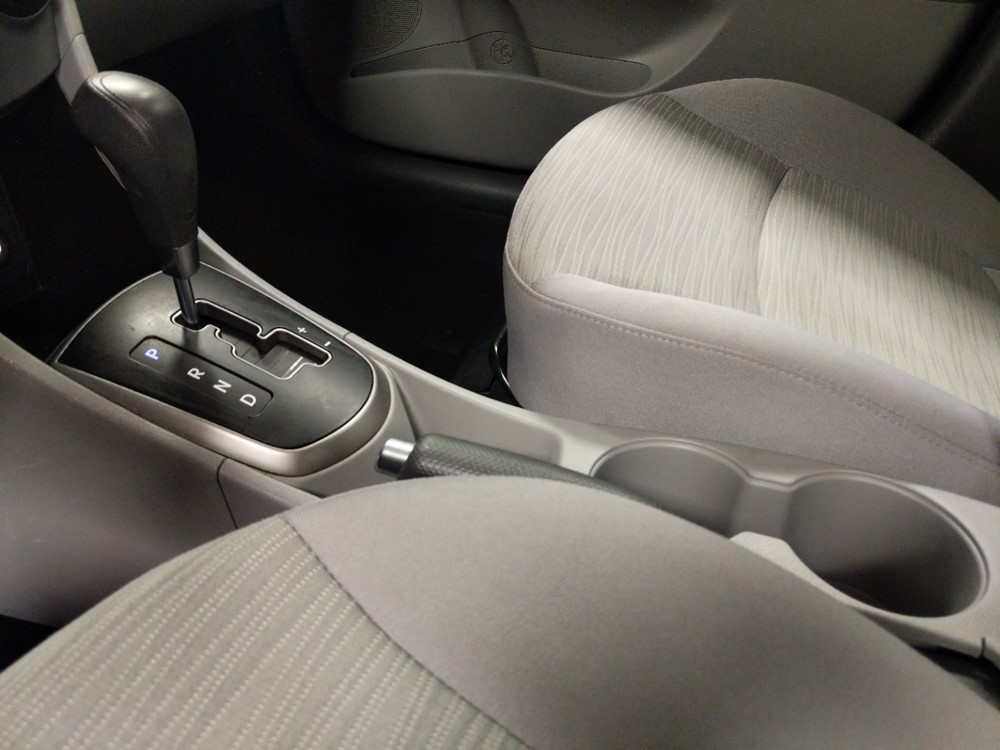 2017 Hyundai Accent - Center Console/Cup Holders