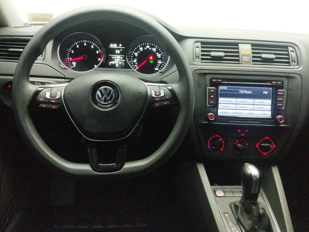 2015 Volkswagen Jetta - Driver Dash