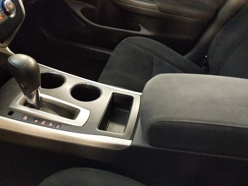 2015 Nissan Altima - Center Console/Cup Holders