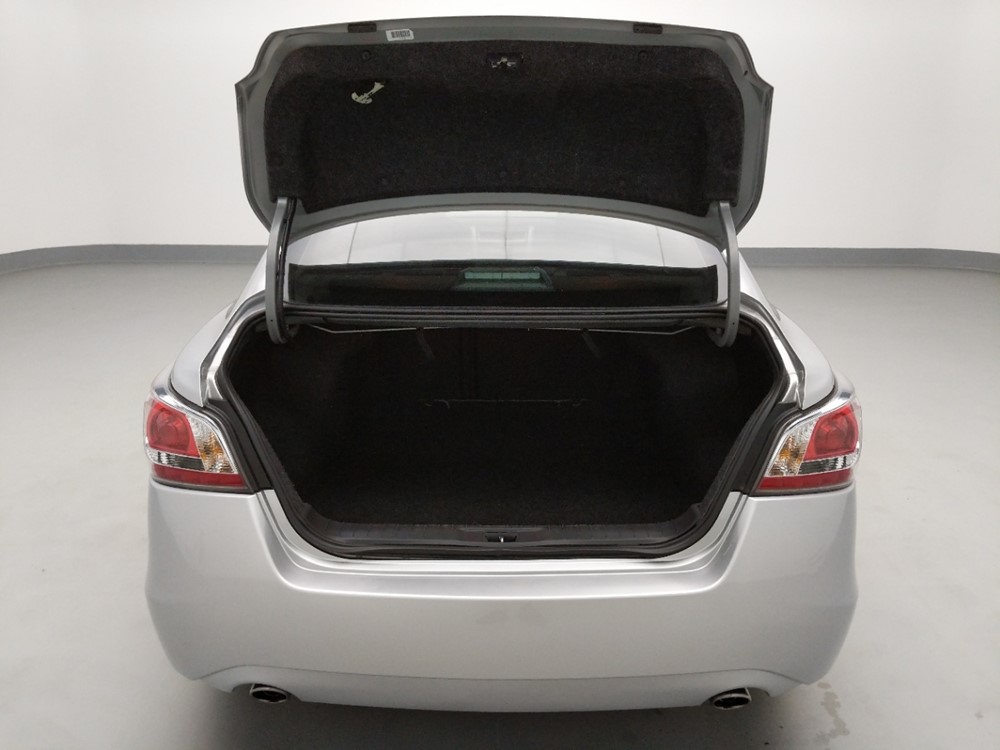 2015 Nissan Altima - Trunk