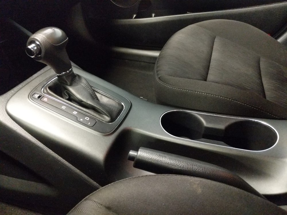 2016 Kia Forte - Center Console/Cup Holders