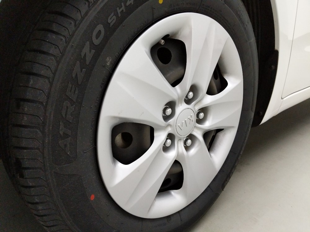 2017 Kia Forte - Wheel