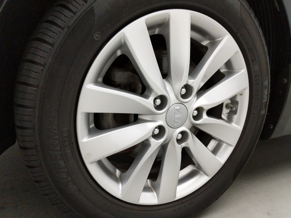 2016 Kia Forte - Wheel