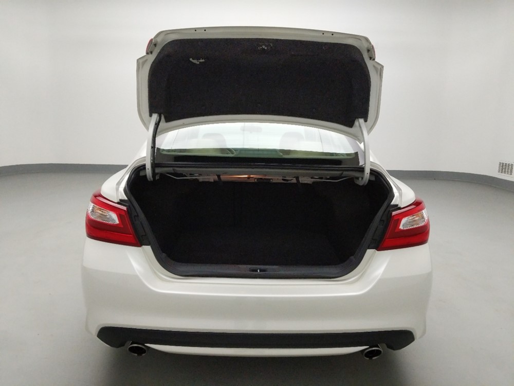 2016 Nissan Altima - Trunk